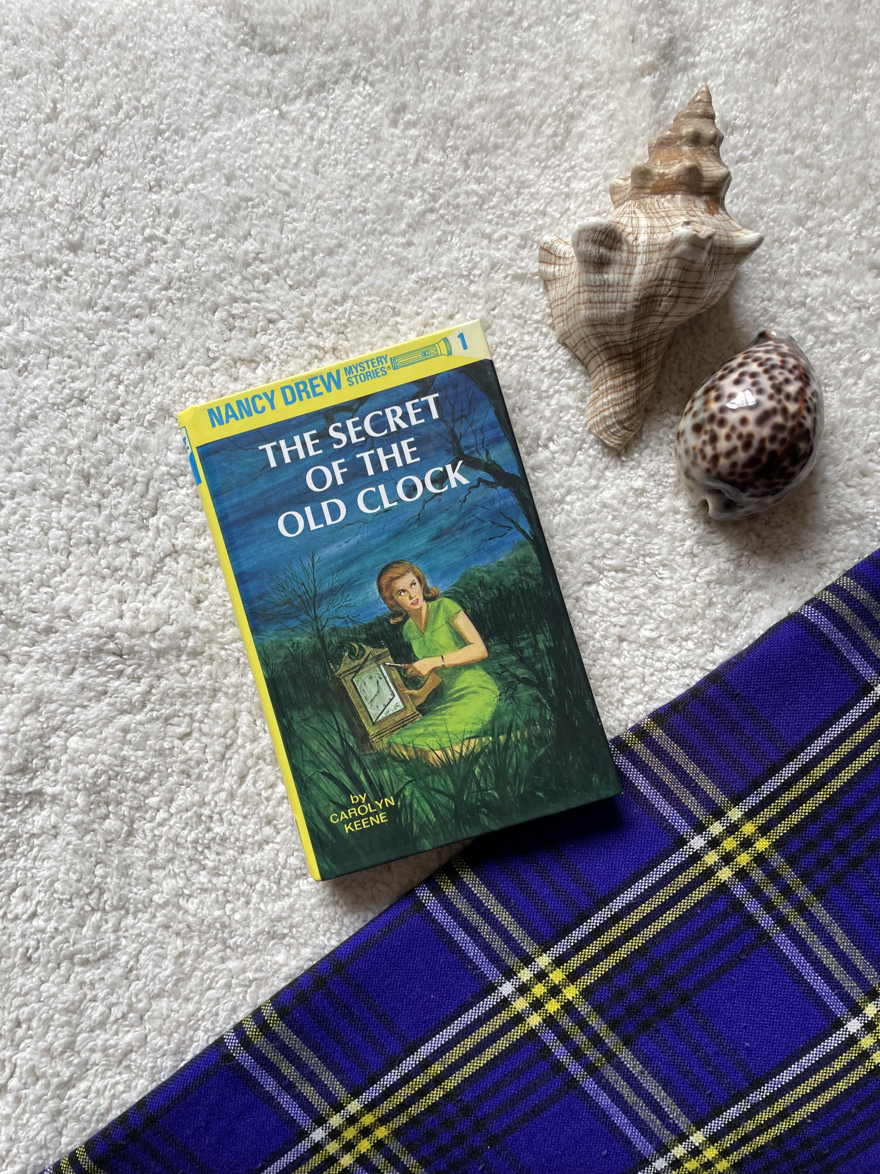 The Secret of the Old Clock by Carolyn Keene (Nancy Drew Mystery Stories #1)