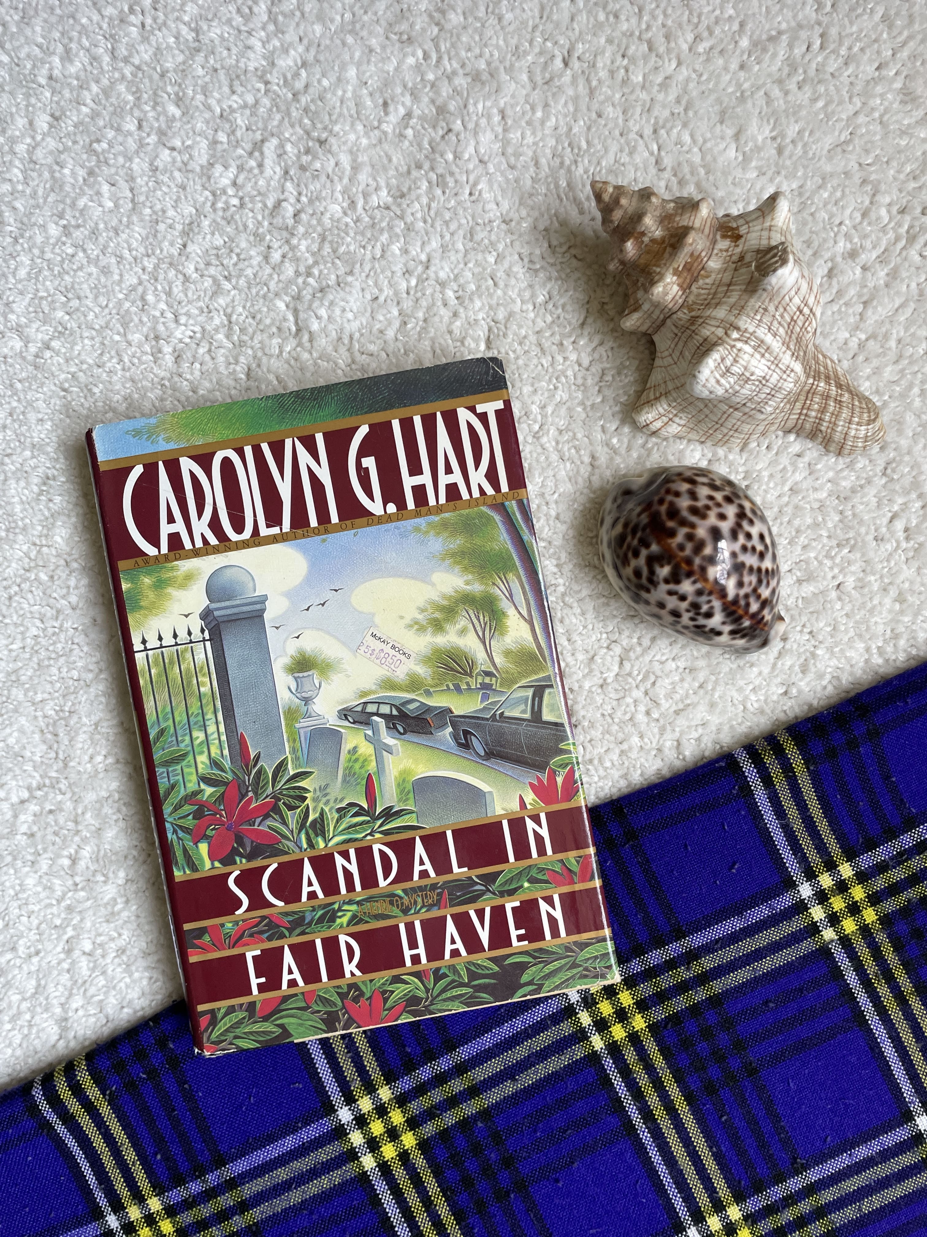 Scandal in Fair Haven by Carolyn G. Hart (Henrie O #2)