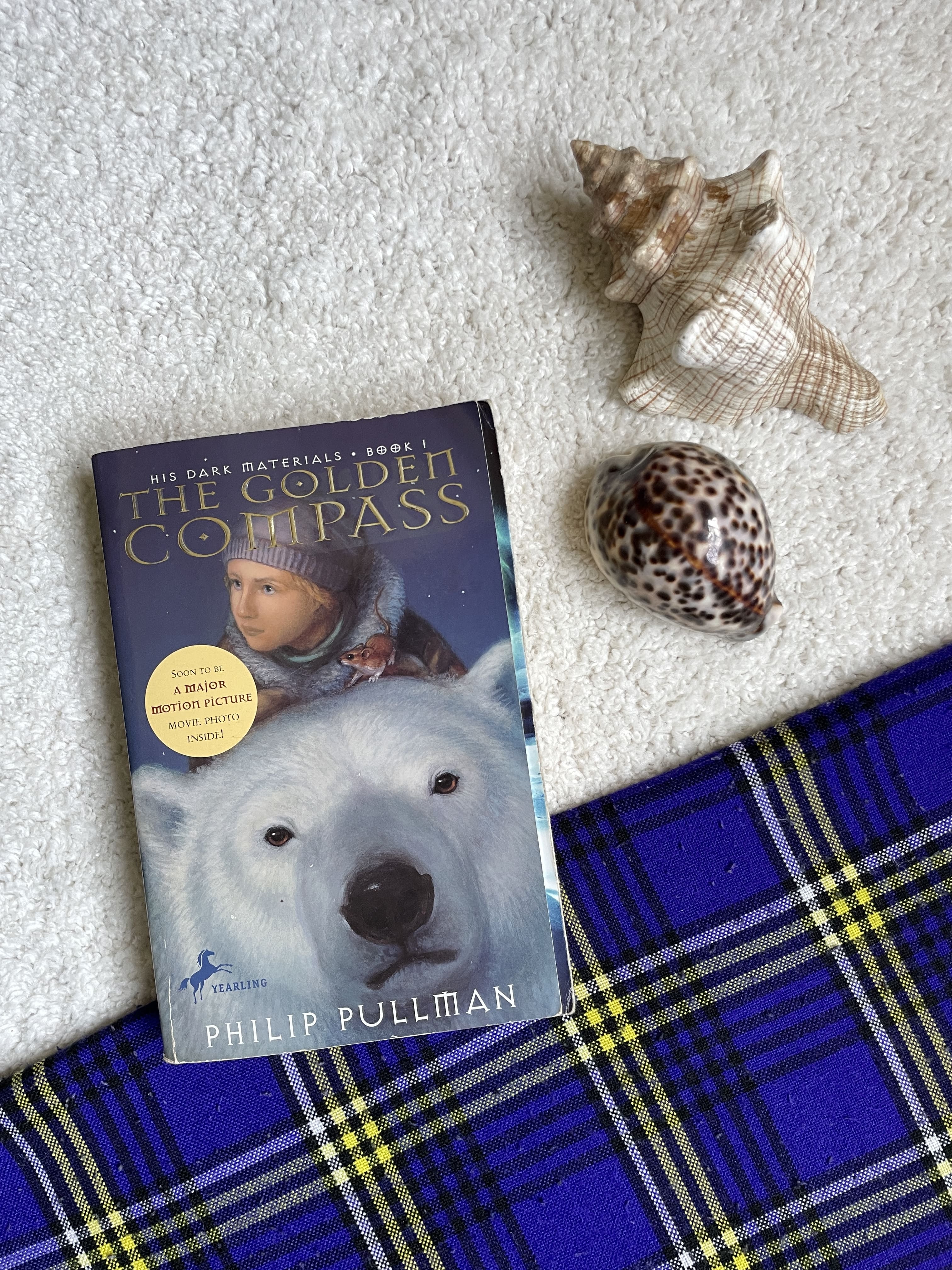 The Golden Compass by Philip Pulman (His Dark Materials #1)